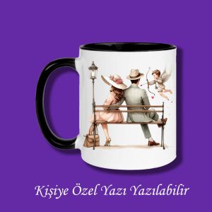 Sevgili ve Çiftlere Özel Bankta Oturan Sevgililer Tasarımlı İsim Yazılabilir Renkli Kupa Bardak